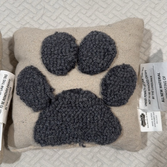 NWT- set of dog mom pillows - Picture 3 of 6